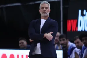 "Πάσχουμε από διπολική διαταραχή ως ομάδα"