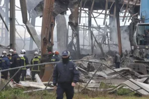 Χειροπέδες στον ιδιοκτήτη του "Βιολάντα" (Άλλες δύο συλλήψεις)