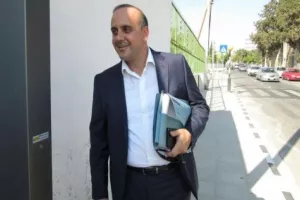 Ζητείται «στοπ» στις έρευνες ενώ η Αστυνομία συνεχίζει – Νέο κεφάλαιο μετά τις αποκαλύψεις του Omega