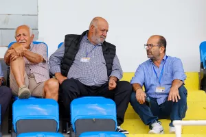 Στη μέση...κύπελλο!
