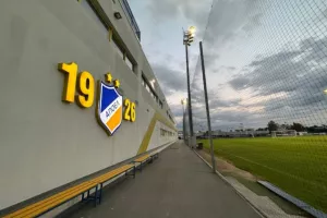 ΕΔΩ...ΑΠΟΕΛ