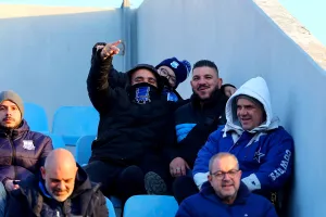 Εικόνες από τις κερκίδες στο Παραλίμνι