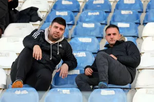 ΦΩΤΟΣ από τις κερκίδες
