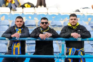 ΦΩΤΟΣ από τις κερκίδες
