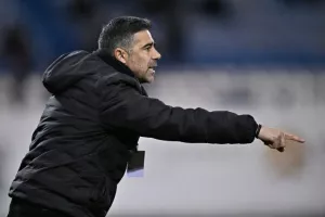 Τεσσάρα και... διατήρηση απόστασης ασφαλείας (φώτος)