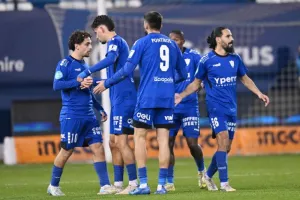 Τεσσάρα και... διατήρηση απόστασης ασφαλείας (φώτος)