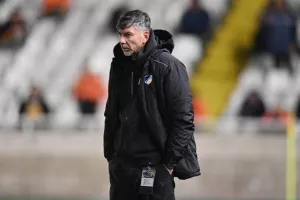 ΑΠΟΕΛ-Ομόνοια Αραδίππου: Μίλησε...τελευταίος ο Καλλής και σόκαρε τους "γαλαζοκίτρινους"