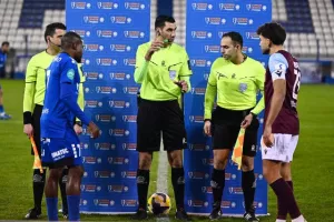 Τεσσάρα και... διατήρηση απόστασης ασφαλείας (φώτος)