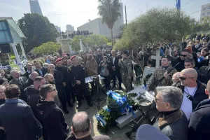  Σωματείο ΑΠΟΕΛ/Στο ετήσιο μνημόσυνο του Στρατηγού Γρίβα