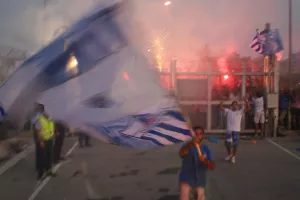 ANO/Ξανά στο αεροδρόμιο...