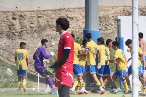 Γαλαζοκίτρινο το ντέρμπι Κ17