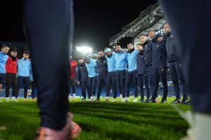 (Βίντεο-Φώτος kerkida) Η προπόνηση της Πάφος FC στο "Stamford Bridge"