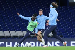 (Βίντεο-Φώτος kerkida) Η προπόνηση της Πάφος FC στο "Stamford Bridge"
