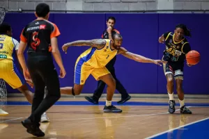 ΑΠΟΕΛ/Τέλος η σεζόν για τον Τζίμι Τέιλορ