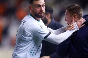 ΑΠΟΕΛ - Ακρίτας: Καρδιοχτύπησαν όμως πήραν το τρίποντο με Ντράζιτς οι γαλαζοκίτρινοι