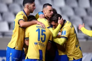 ΑΠΟΕΛ - Ακρίτας: Καρδιοχτύπησαν όμως πήραν το τρίποντο με Ντράζιτς οι γαλαζοκίτρινοι