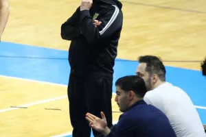 Το...βιολί της η Πετρολίνα ΑΕΚ (Φώτος)