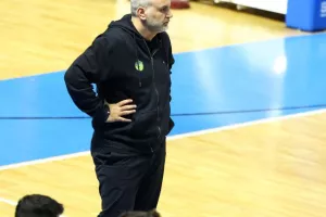 Το...βιολί της η Πετρολίνα ΑΕΚ (Φώτος)