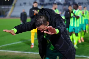 Ζωντανή στη "μάχη" για τον τίτλο η ΑΕΚ με ΔΙΠΛΟ επί της Πάφος FC! (φώτος)
