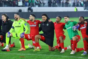 (ΒΙΝΤΕΟ Kerkida/φώτος) Πάρτι...με τον κόσμο στο τέλος!