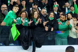 (ΒΙΝΤΕΟ Kerkida/φώτος) Πάρτι...με τον κόσμο στο τέλος!