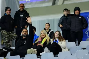 ΦΩΤΟΣ/Οι Απολλωνίστες και οι ΑΠΟΕΛίστες στις κερκίδες