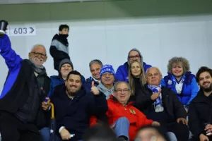 ΦΩΤΟΣ/Οι Απολλωνίστες και οι ΑΠΟΕΛίστες στις κερκίδες