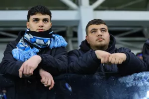 ΦΩΤΟΣ/Οι Απολλωνίστες και οι ΑΠΟΕΛίστες στις κερκίδες