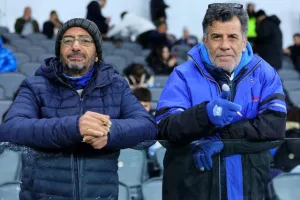ΦΩΤΟΣ/Οι Απολλωνίστες και οι ΑΠΟΕΛίστες στις κερκίδες
