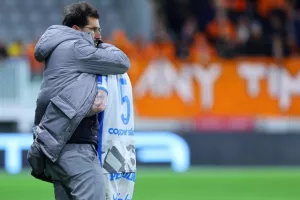 Απόλλων - ΑΠΟΕΛ: Τα είχε όλα, βάφτηκε γαλάζιο με δυο πέναλτι!