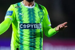 Ζωντανή στη "μάχη" για τον τίτλο η ΑΕΚ με ΔΙΠΛΟ επί της Πάφος FC! (φώτος)