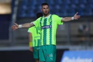 Ζωντανή στη "μάχη" για τον τίτλο η ΑΕΚ με ΔΙΠΛΟ επί της Πάφος FC! (φώτος)