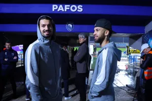 Έμαθαν για τον προπονητή!