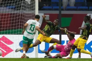  Στα ημιτελικά του Copa Africa με χρυσό σκόρερ τον Εντιαγέ