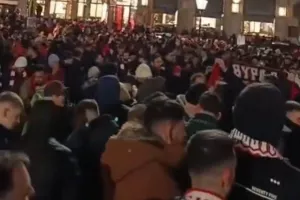 Φλέγεται το Αμστερνταμ, χαμός από τους φίλους των ερυθρόλευκων