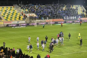(ΦΩΤΟΣ) Απευθείας αποδυτήρια/Δεν πήγαν στον κόσμο!