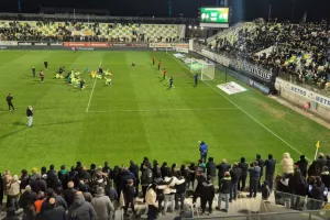 (Βίντεο kerkida) Μετά την τεσσάρα, τραγούδι στο πέταλο!