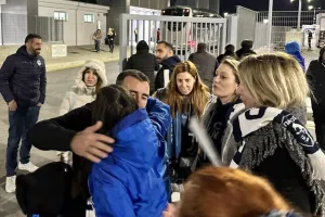 ΑΠΟΘΕΩΣΗ Καρσέδο... έξω από Αλφαμέγα (Βίντεο)