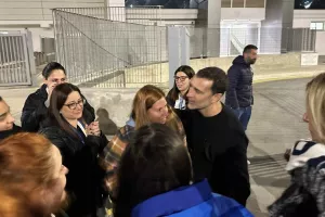ΑΠΟΘΕΩΣΗ Καρσέδο... έξω από Αλφαμέγα (Βίντεο)