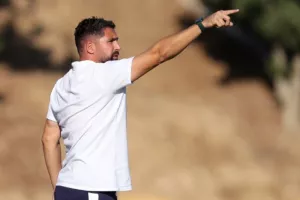 Προσωρινά... με Σοφιάν Σερφά