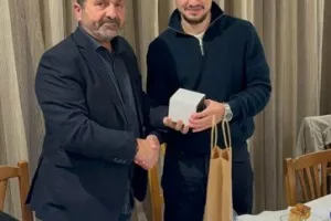 Η "βυσσινί" βασιλόπιτα (Φώτος)