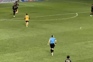 Στις καθυστερήσεις/ On field review, πέναλτι και ΓΚΟΛ! 