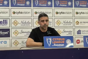 Τώρα... όχι αντίπαλος!