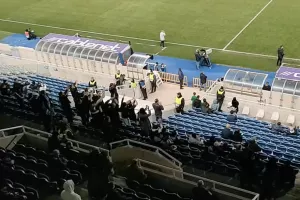 (Βίντεο Kerkida) Σε ξέφρενο ρυθμό... ο κόσμος του Ολυμπιακού!
