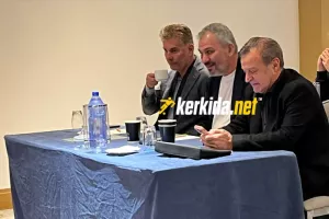 Στο ίδιο.. θρανίο Ομόνοια με ΑΠΟΕΛ!
