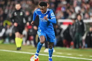 Η LaLiga καταδίκασε ρατσιστικά συνθήματα οπαδών της Αλμπαθέτε κατά του Βινίσιους