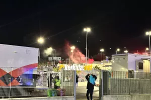(Βίντεο/Φώτος Kerkida) Ένταση οπαδών ΑΠΟΕΛ με Αστυνομία... κατά την αποχώρηση