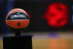 Υποδέχεται την Παρί η Εφές, στο Μόναχο η Μπασκόνια