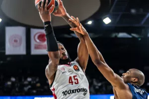 Ολυμπιακός: «Τρέχει» σερί 7-1, έφτασε στο 15-8 και πάει για πλεονέκτημα