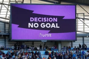 IFAB: Αύξηση των «αρμοδιοτήτων» του VAR, μείωση των καθυστερήσεων